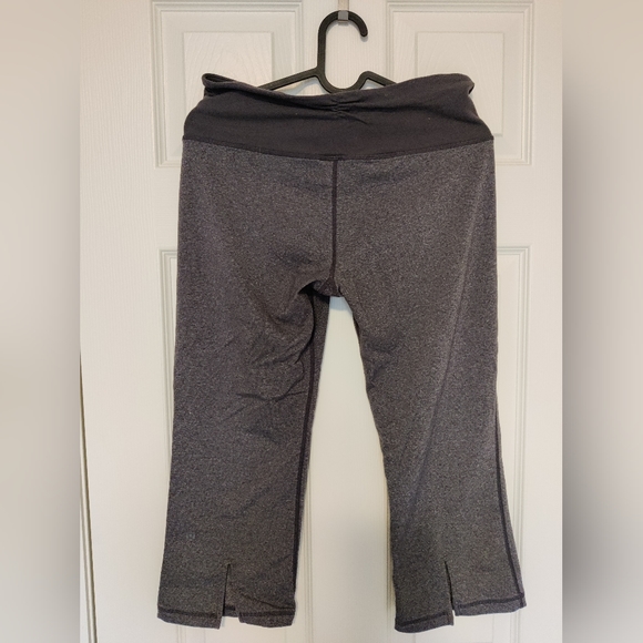 Lululemon Gather & Crow Crop, size 8 - Picture 2 of 7